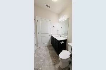 907 Greenland Sq, Highland Park, NJ 08904 - Photo 19