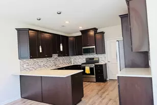 907 Greenland Square, Highland Park, NJ 08904 - Photo 5