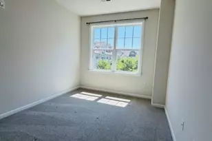907 Greenland Square, Highland Park, NJ 08904 - Photo 23