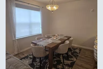 907 Greenland Sq, Highland Park, NJ 08904 - Photo 5
