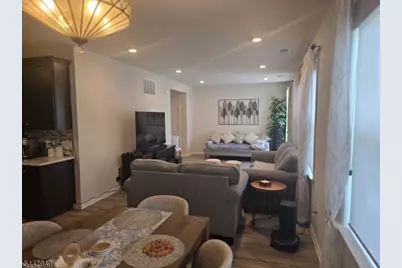 907 Greenland Sq, Highland Park, NJ 08904 - Photo 3