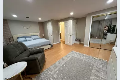 89 Knolls Rd, Bloomingdale, NJ 07403 - Photo 9