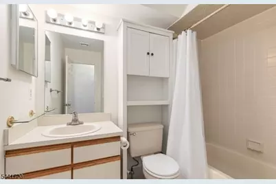 82 Smithfield Ct, Bernards Township, NJ 07920 - Photo 11