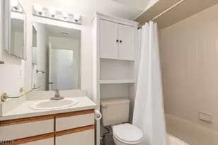 82 Smithfield Ct, Bernards Township, NJ 07920 - Photo 11