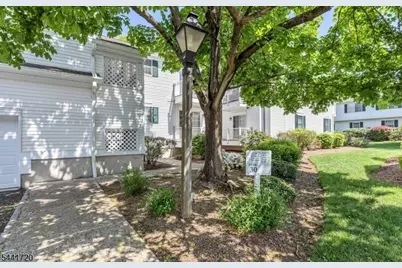82 Smithfield Ct, Bernards Township, NJ 07920 - Photo 23