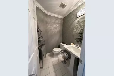 93 Lakeview Ct, Pompton Lakes, NJ 07442 - Photo 7
