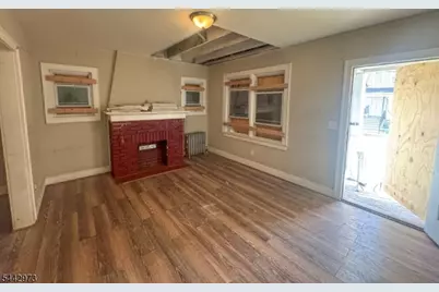52 Olympic Ter, Irvington, NJ 07111 - Photo 5