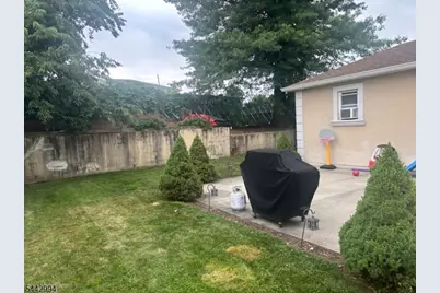 30 Meriline Ave, Woodland Park, NJ 07424 - Photo 15
