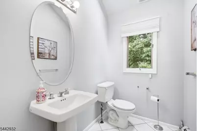 37 Continental Rd, Parsippany, NJ 07950 - Photo 15