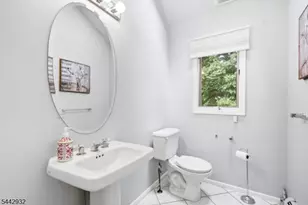 37 Continental Rd, Parsippany, NJ 07950 - Photo 15