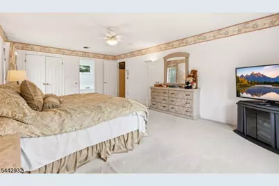 37 Continental Rd, Parsippany, NJ 07950 - Photo 19