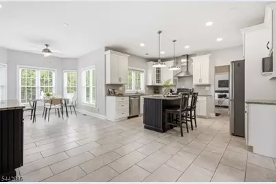 284 Shelburne Pl, Hillsborough Township, NJ 08844 - Photo 11