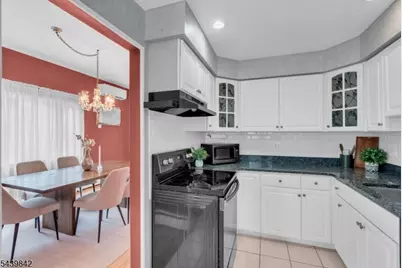21 McGuire St, Woodbridge Township, NJ 08840 - Photo 11