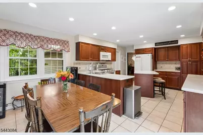 39 Robin Hood Way, Wayne, NJ 07470 - Photo 13