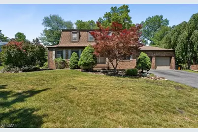 39 Robin Hood Way, Wayne, NJ 07470 - Photo 1