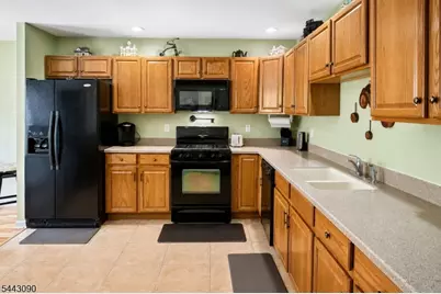 6 Peachtree Ln, Hardyston Township, NJ 07419 - Photo 5