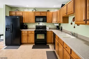 6 Peachtree Ln, Hardyston Township, NJ 07419 - Photo 5