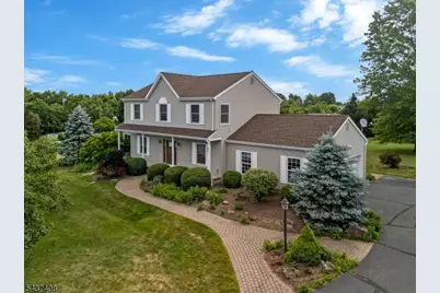 1 Pegasus Ct, Raritan Township, NJ 08551 - Photo 3
