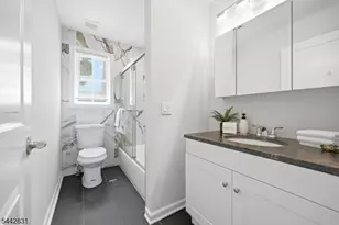 77 Chestnut St, Lodi, NJ 07644 - Photo 29