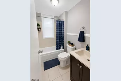 327 Amherst St, East Orange, NJ 07018 - Photo 15