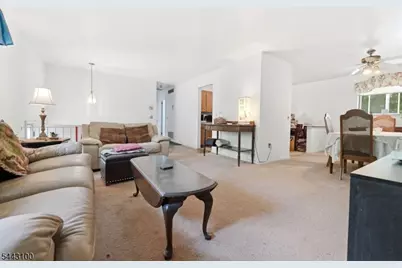 194 Elmwood Dr, Parsippany, NJ 07054 - Photo 3