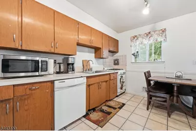 194 Elmwood Dr, Parsippany, NJ 07054 - Photo 9