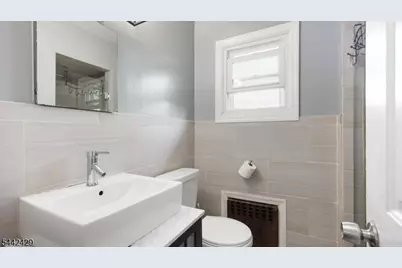 2101 Orchard Ter, Linden, NJ 07036 - Photo 23