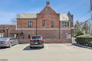1 Laurel Pl, Montclair, NJ 07043 - Photo 17