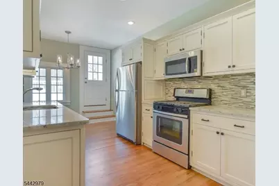 1 Laurel Place, Montclair, NJ 07043 - Photo 7