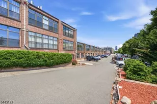 300 Communipaw Ave, Jersey City, NJ 07304 - Photo 19