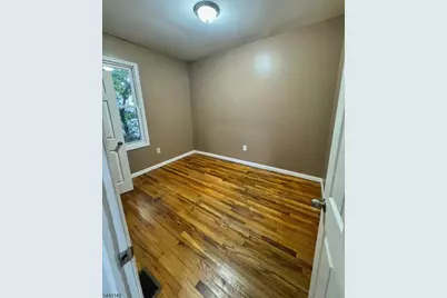 27 Alexander St, Newark, NJ 07106 - Photo 11
