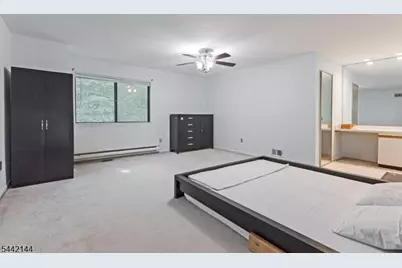 31 Lockley Ct, Wayne Twp., NJ 07470 - Photo 13