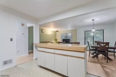 31 Lockley Ct, Wayne, NJ 07470 - Photo 13
