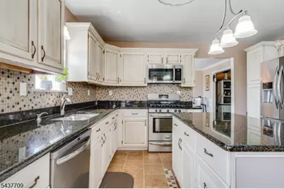 6 Snead Ct, Mount Olive, NJ 07836 - Photo 11
