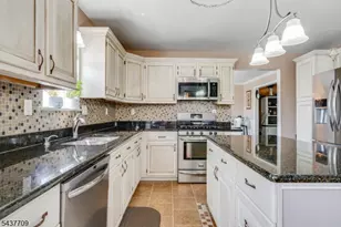 6 Snead Ct, Mount Olive, NJ 07836 - Photo 11
