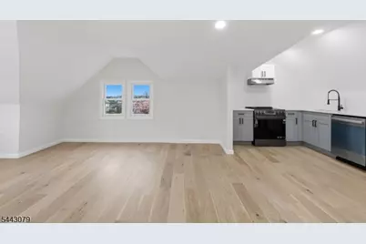 82 Grove St Unit 4, Montclair, NJ 07042 - Photo 7