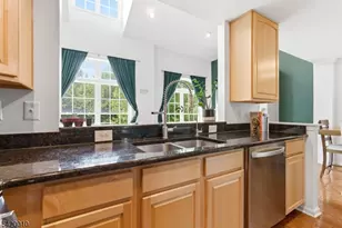 605 Donato Cir, Scotch Plains Township, NJ 07076 - Photo 9