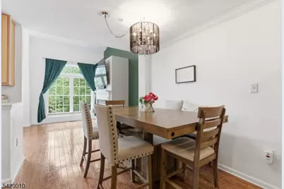 605 Donato Cir, Scotch Plains Township, NJ 07076 - Photo 11