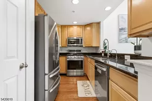 605 Donato Cir, Scotch Plains Township, NJ 07076 - Photo 7