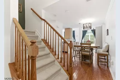 605 Donato Cir, Scotch Plains Township, NJ 07076 - Photo 3