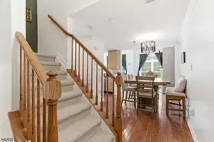 605 Donato Cir, Scotch Plains Township, NJ 07076 - Photo 3