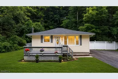 6 Pine St E, Vernon, NJ 07422 - Photo 1