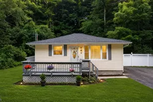 6 Pine St E, Highland Lakes, NJ 07422 - Photo 1
