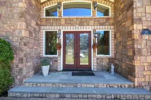 252 Mabel Pl, Franklin Lakes, NJ 07417 - Photo 3
