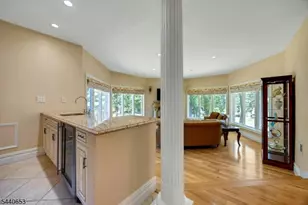 252 Mabel Pl, Franklin Lakes, NJ 07417 - Photo 17