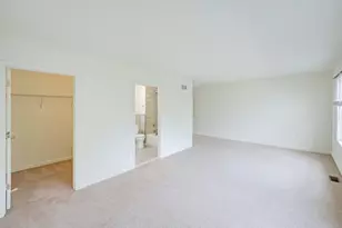 26 DeCroce Ct, Parsippany, NJ 07054 - Photo 19