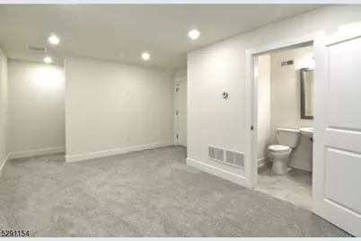 702 Parkview Ln, Rockaway Township, NJ 07866 - Photo 15