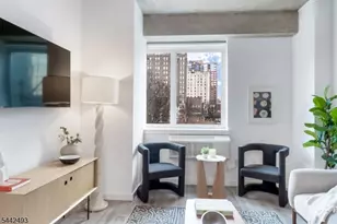 10 Commerce Ct, Newark, NJ 07102 - Photo 3