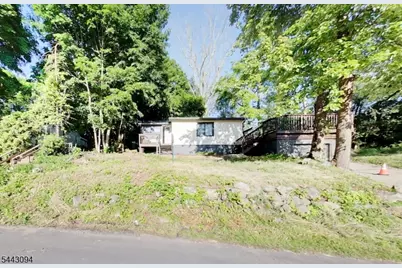 43 E Shore Trl, Hardyston Township, NJ 07460 - Photo 3