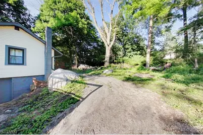 43 E Shore Trl, Hardyston Township, NJ 07460 - Photo 9